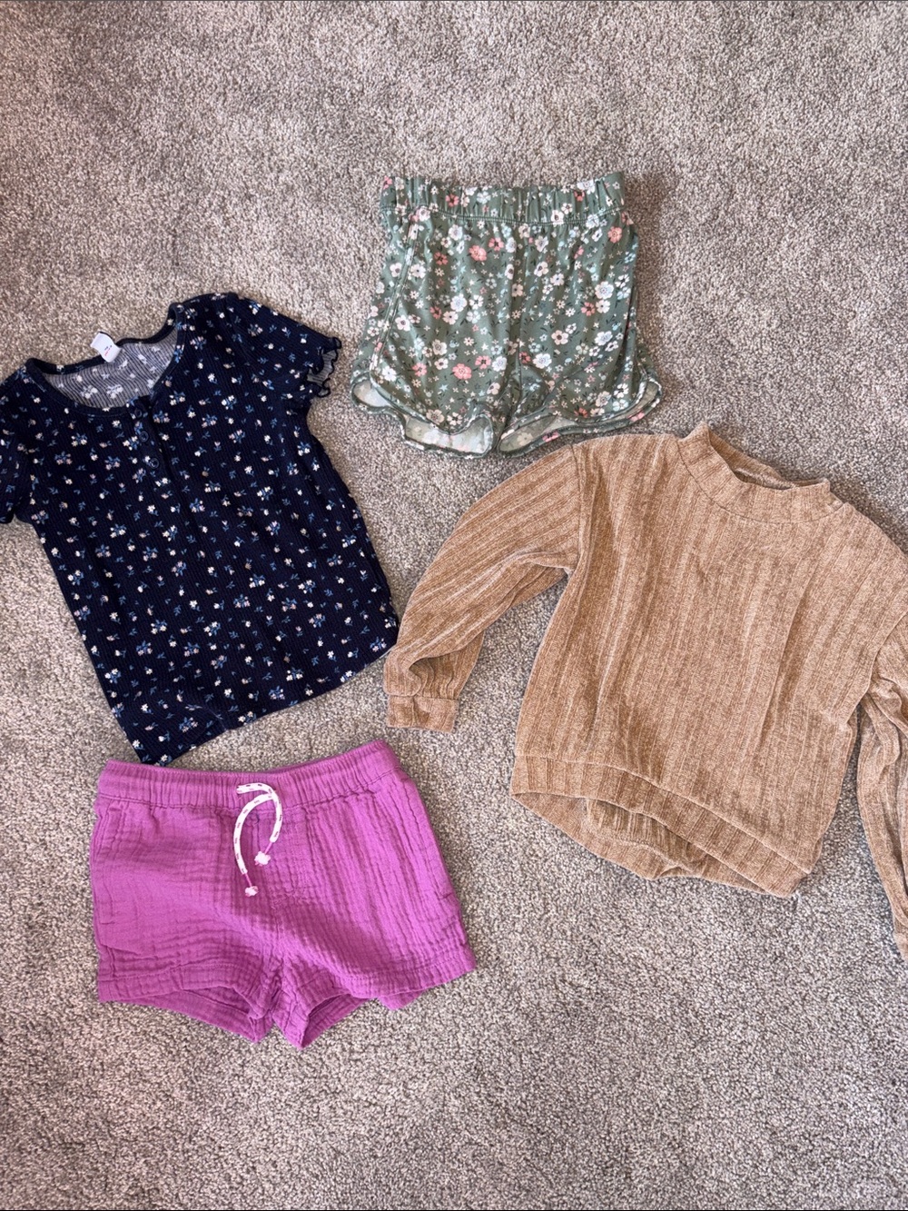 3T clothes bundle! - Picture 10 of 13